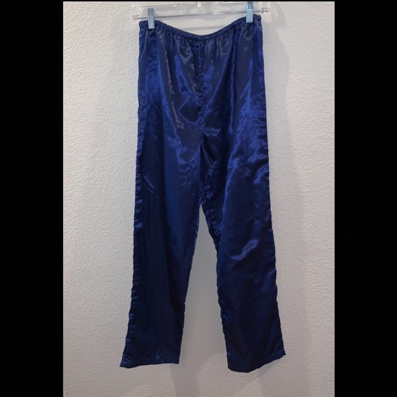 (FREE w/ additional purchase) Silky/Satiny Soft Luxurious 2 Piece Pajama Set - Picture 3 of 4